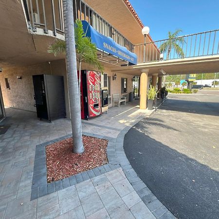 Tarpon Shores Inn Tarpon Springs Bagian luar foto
