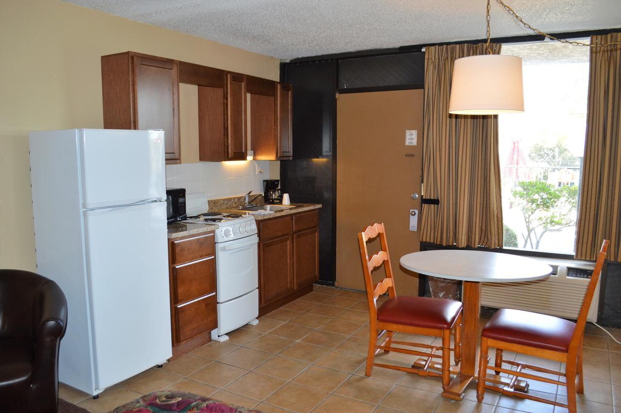 Tarpon Shores Inn Tarpon Springs Bagian luar foto